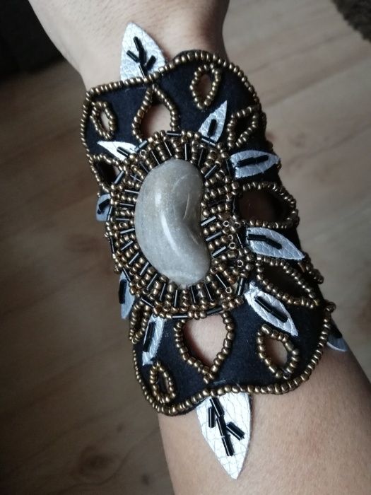 bransoletka wieczorowa.