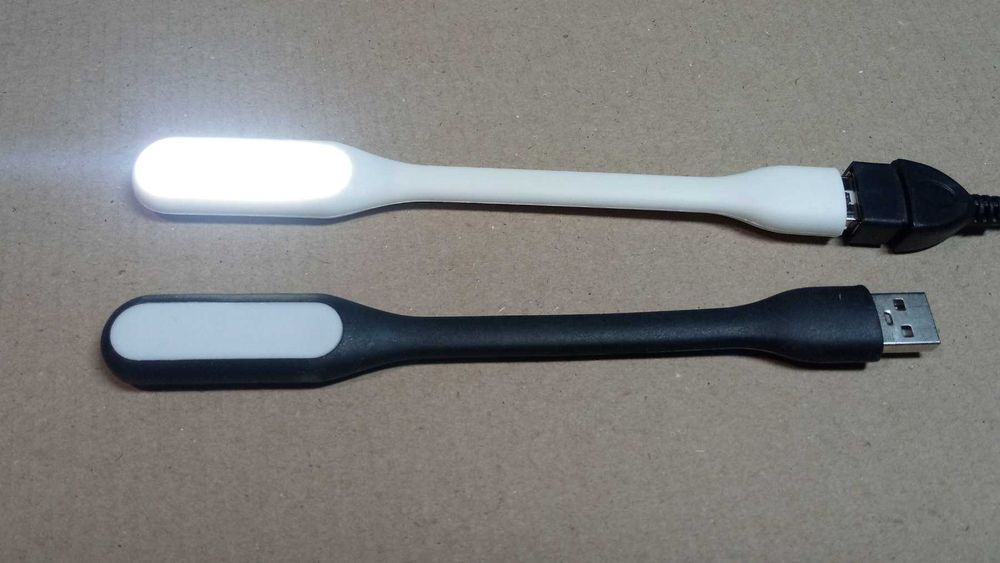 Гнучка USB лампа-ліхтарик.