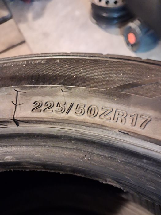 Шини  225 50 ZR17 літо