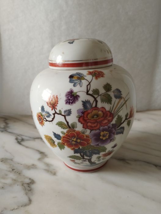 Pote Vista Alegre branco florido