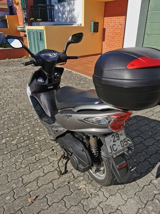 Sym vs 125  DE GARAGEM