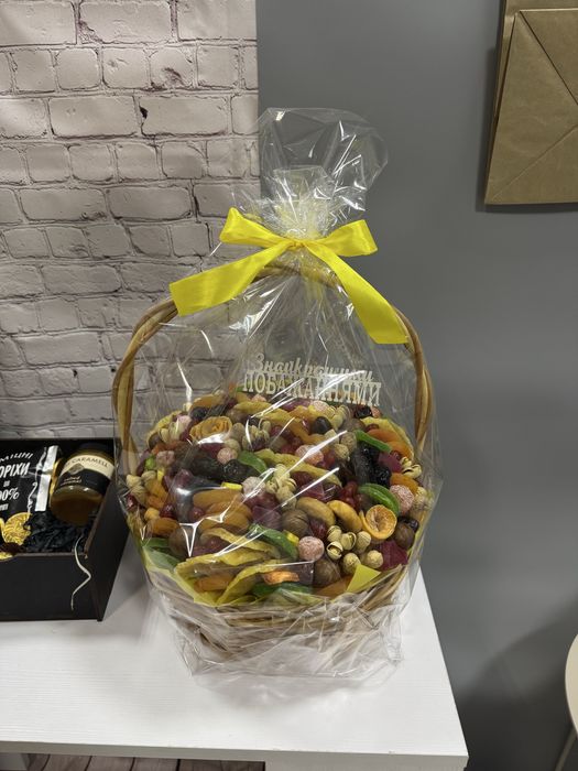 Букет сухофруктів | Подарунок із сухофруктів | Букет у корзині