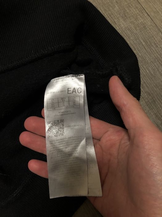 Світшот від Guess