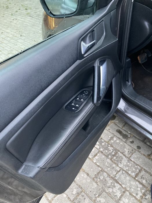 Peugeot 308 blue hdi allure