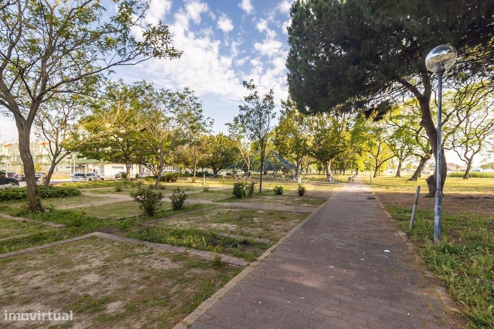 Apartamento T2 Rés-do-Chão com 80 m2 na Baixa da Banheira – Conforto e