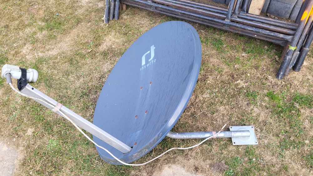 Antena satelitara z konwenterem