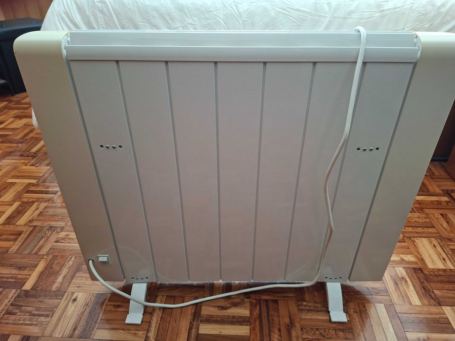 Excelente Emissor Térmico Kunft 1500W, como novo.