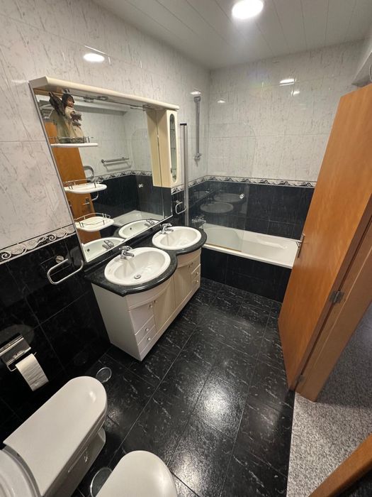 Quarto mobiliado na Moita ao pé da camara municipal auto carro na porta para Lisboa 35 minutos