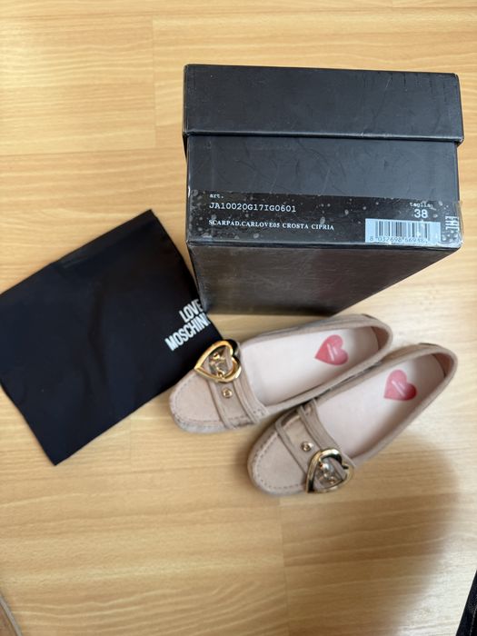 Mokasyny Moschino