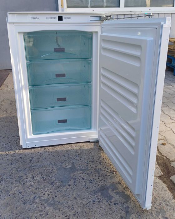 Вбудована морозильна камера Міле Miele F 32202 i 100 л Germany