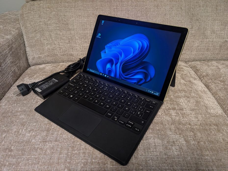 Tablet Dell Latitude 5285 z klawiaturą. I7 16GB 1TB SSD WIN11