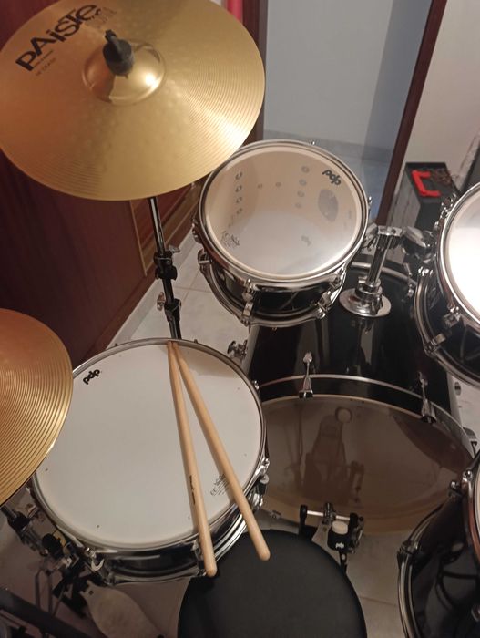 Bateria PDP Mainstage 5pc with Hardware Pack and Paiste Cymbals