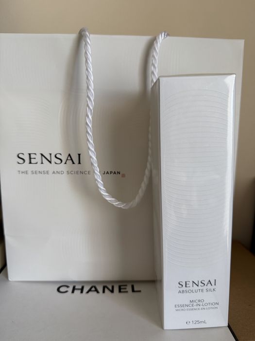Sensai Absolute Silk Micro essence-in-lotion