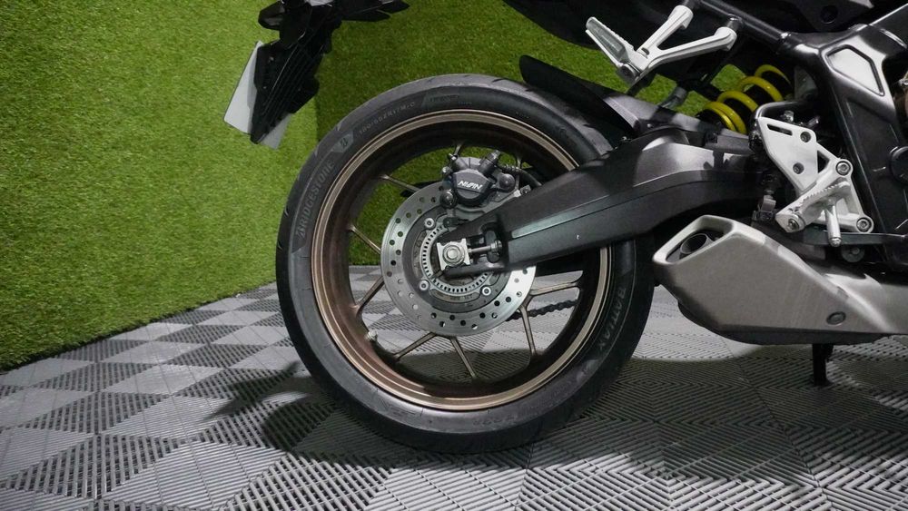 CB650R 2022 10.000 Kms! AKRAPOVIČ