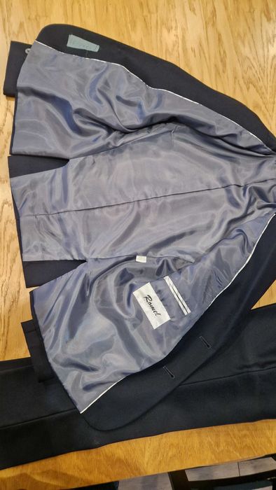 Garnitur na komunię - komunijny granatowy r. 134 pasek skórzany gratis