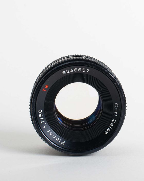 Carl Zeiss Planar 50mm f/1.7 Objectivо