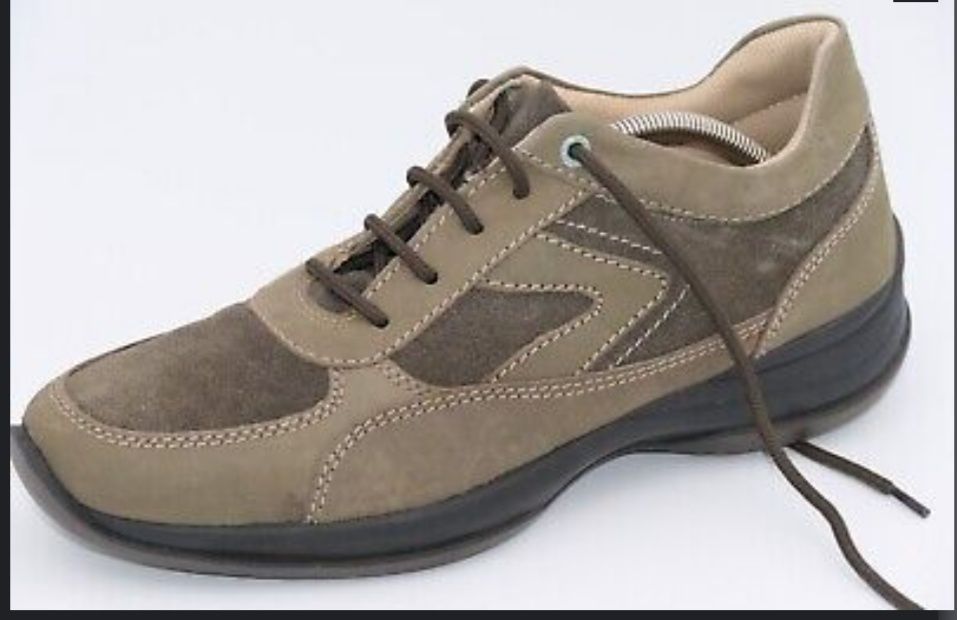 Шкіряне взуття ( кросівки)