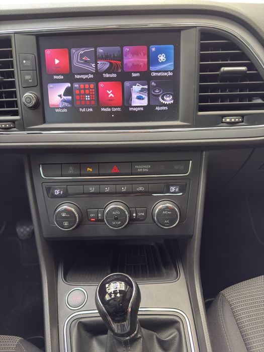 SEAT Leon ST 1.6 TDI Style (2019) – Nacional, Excelente Equipamento, Pronta a Circular