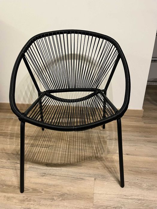 Dwa krzesła ogrodowe czarne z technorattanu