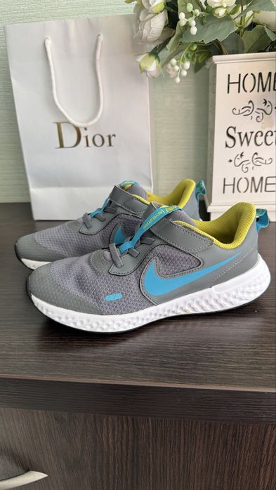 Дитячі кросівки Nike Revolution 5, 35р. Оригінал