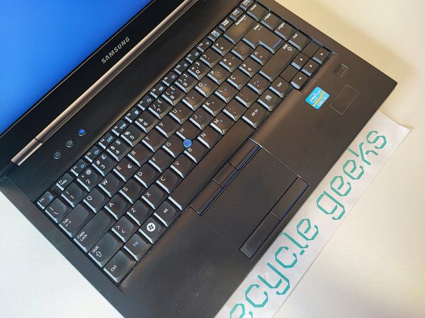 Portátil Samsung NP400B4B-A01PT Intel i5-2520M 6GB Ram 320GB HDD Teclado PT Linux Estado: Razoável - C