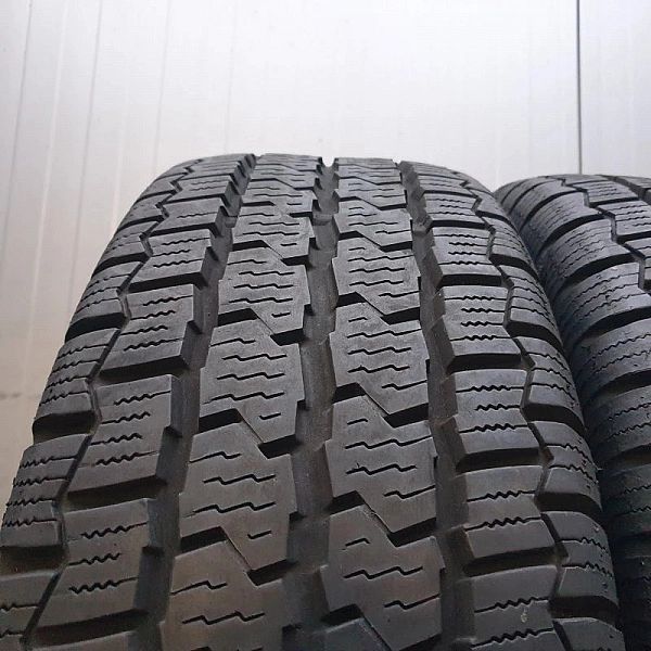 Opona całoroczna Continental VancoFourSeason 2/225/75R16/118/116 R wzm