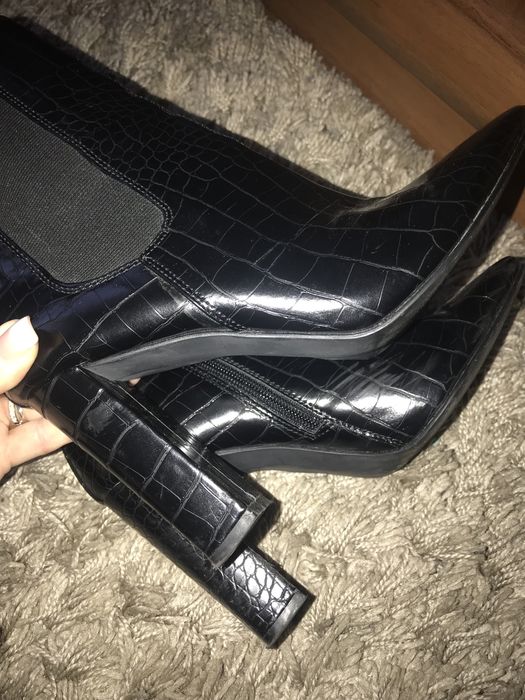 Ботинки,чоботи,батильоны