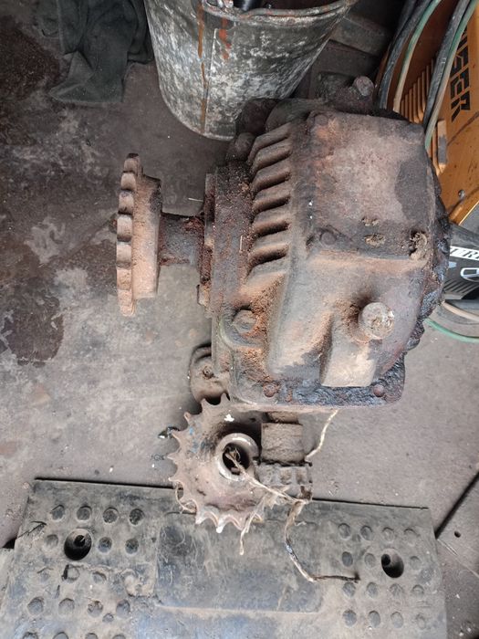 Продам редуктор 1-40 ще є кран 100