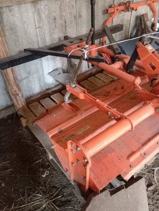 Кубота б1_15 трактор в хорошому стані деталі по телефону