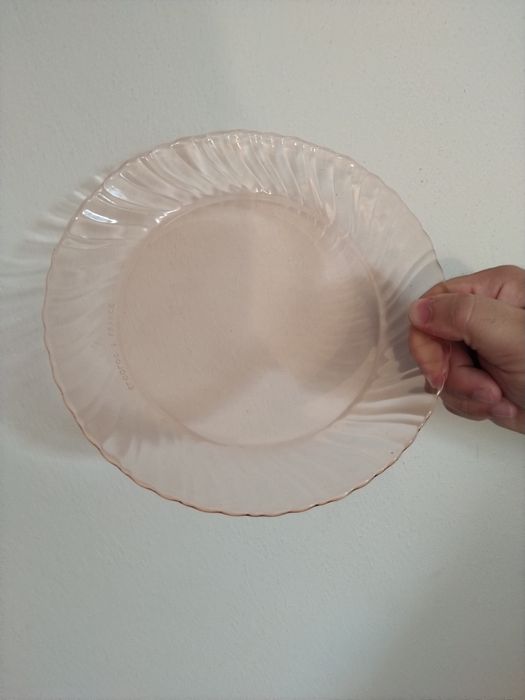 Conjunto de pratos e copos