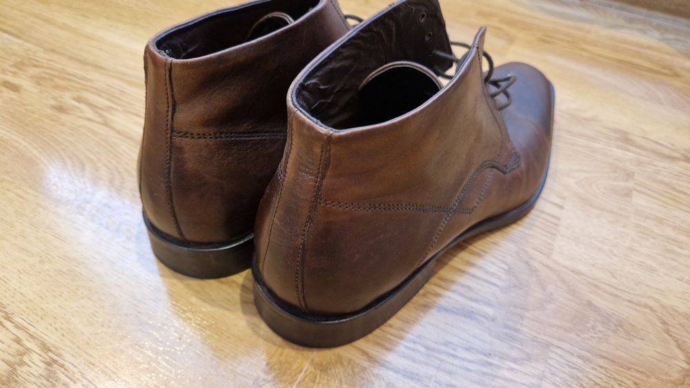 Ботінки осінні .