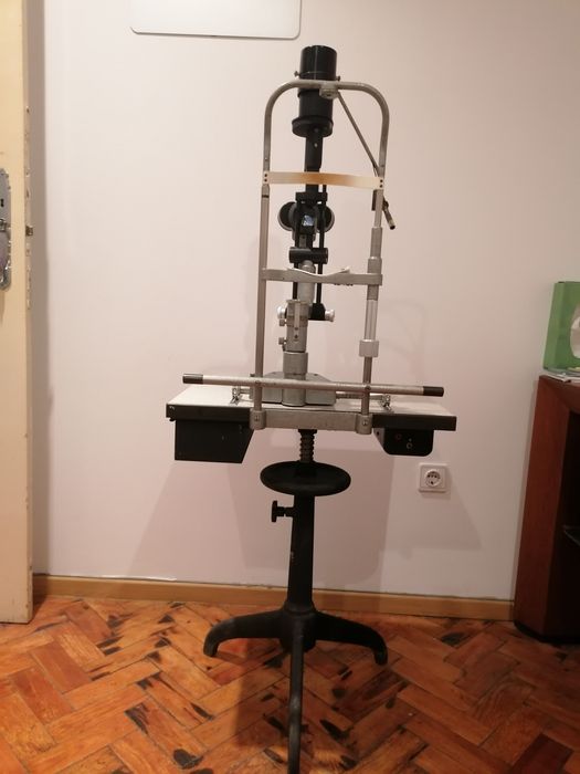 Lâmpada de fenda antiga