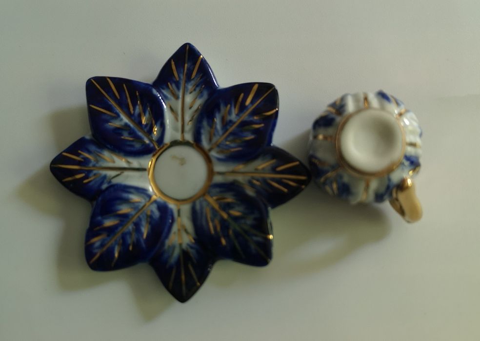 Mini chávena, porcelana.