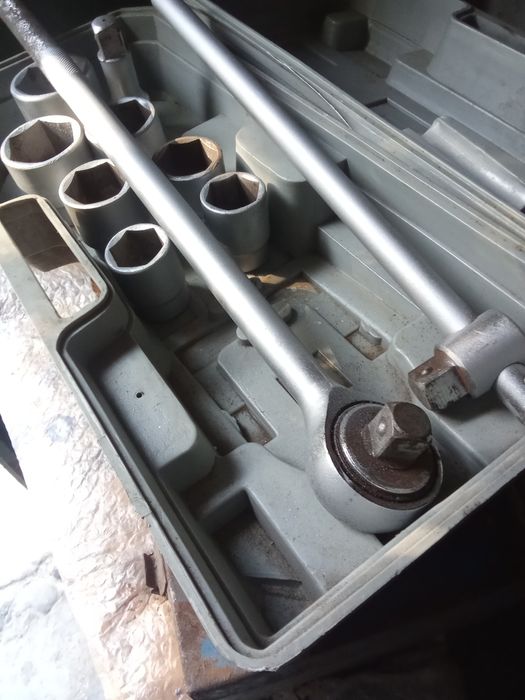 Conjunto chaves caixa. Roquete e acrescentos.