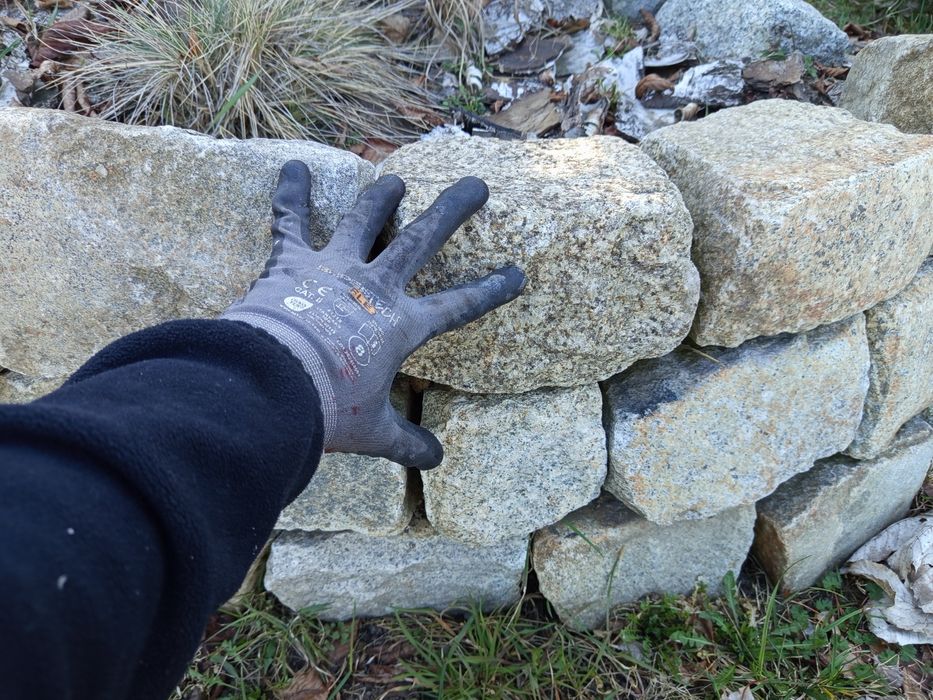 Kostka granit kamień do ogrodu skalniak