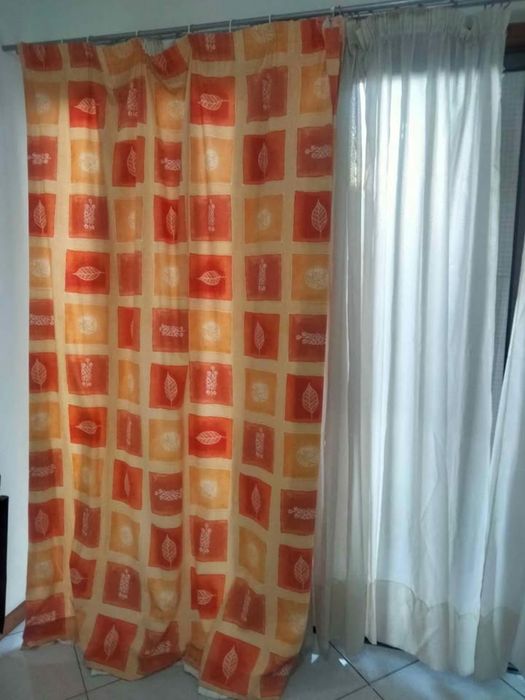Cortinas forradas e varão duplo