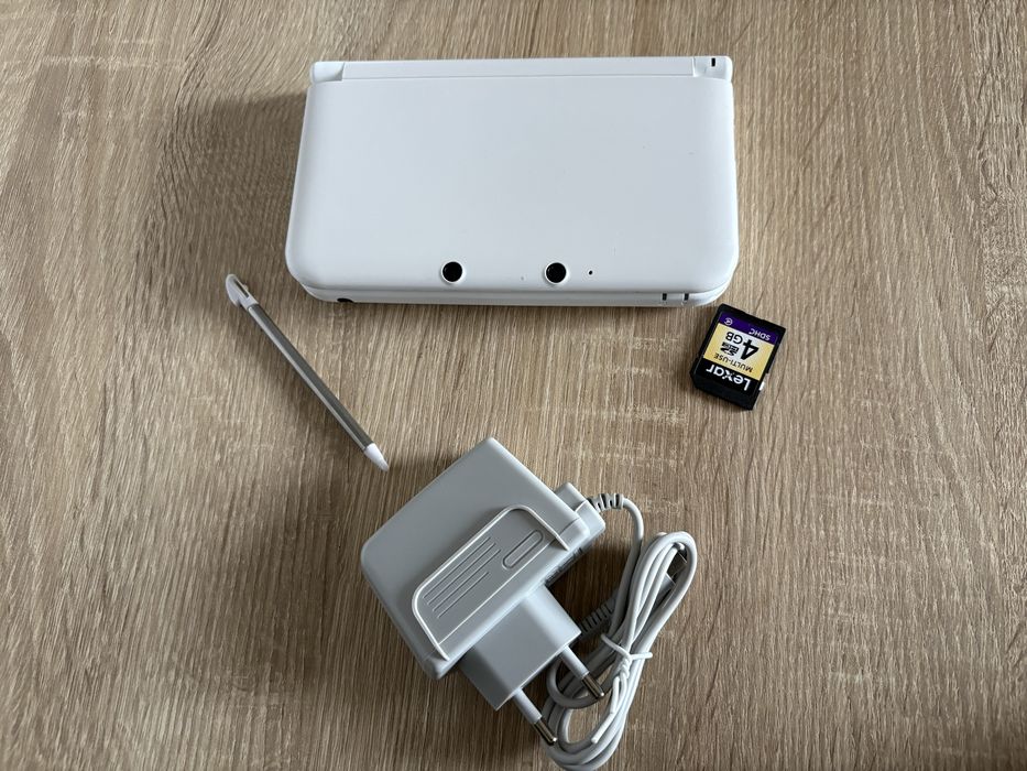 Konsola Nintendo 3DS XL Biała + akcesoria