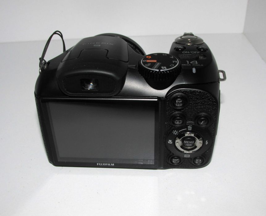 Digital Camera Fujifilm FinePix S2980 14MP 18x HD