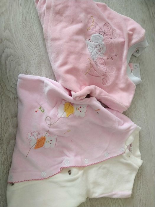 Vendo babygrows/fatinhos calça-camisola 0-3, 2, 3 meses.