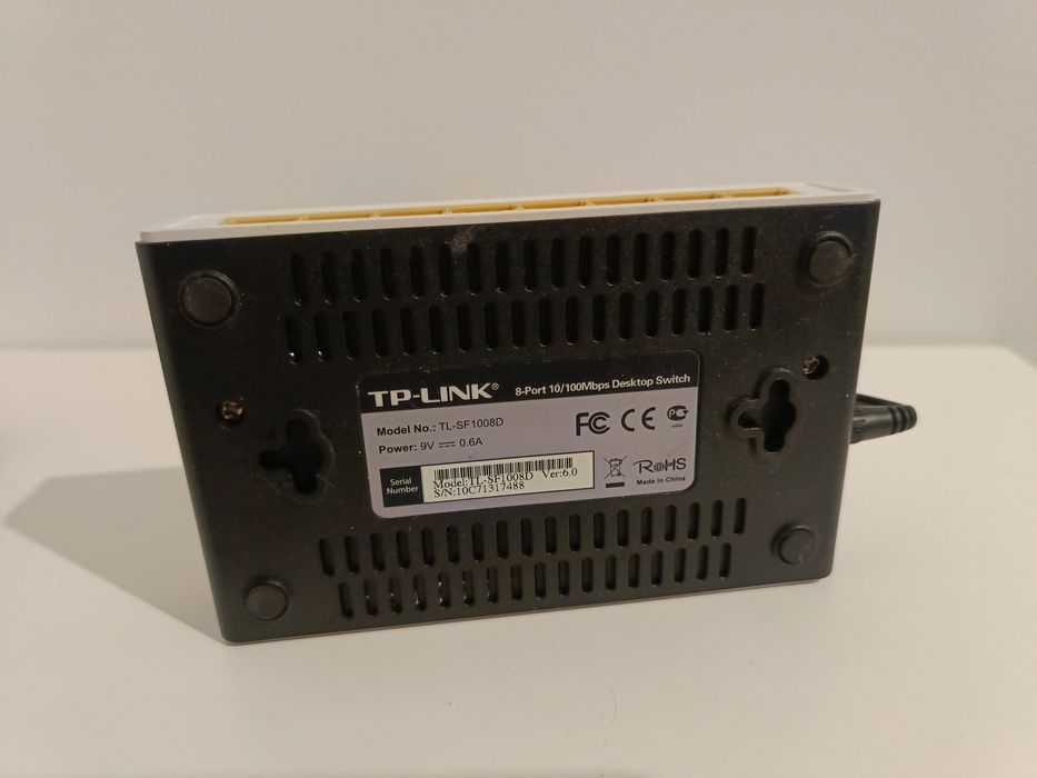 Zestaw Switch TP-Link TL-SF1008D - 3szt. + Router D-Link GO-RT-N150