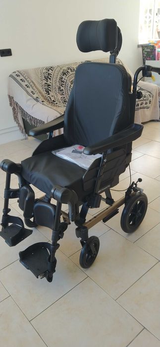 Cadeira de rodas - Rea Clematis Pro - Invacare