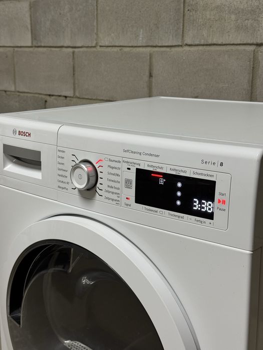 Сушильна машина Bosch WTW87541