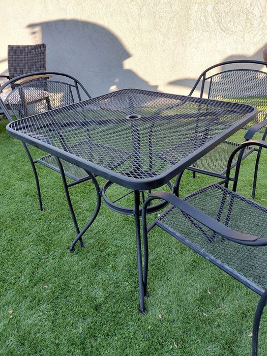 Conjunto mesa e cadeiras de jardim