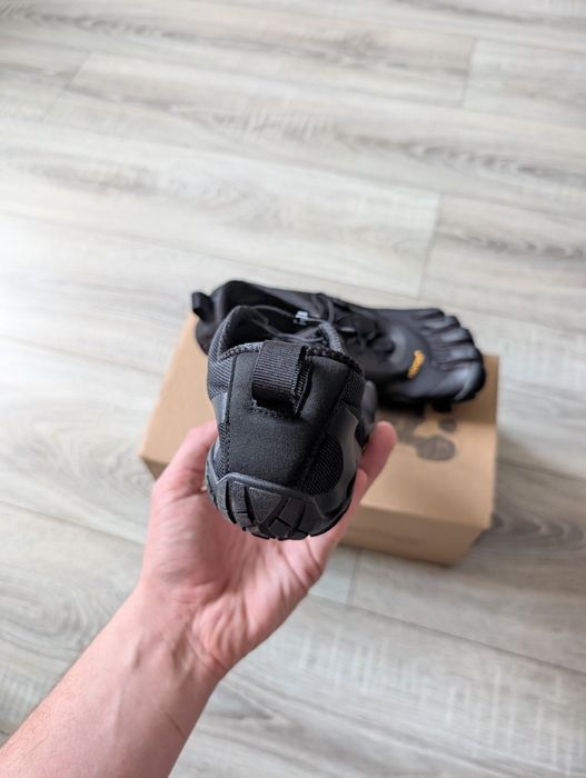 Vibram FiveFingers 42