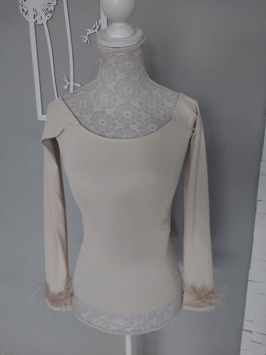 Bluzka, sweter Amisu z piórami r 34/36 nowa