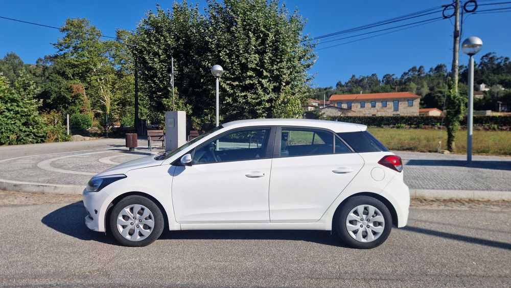 OFERTA RELÂMPAGO!!! Hyundai i20 1.1 CRDi Comfort