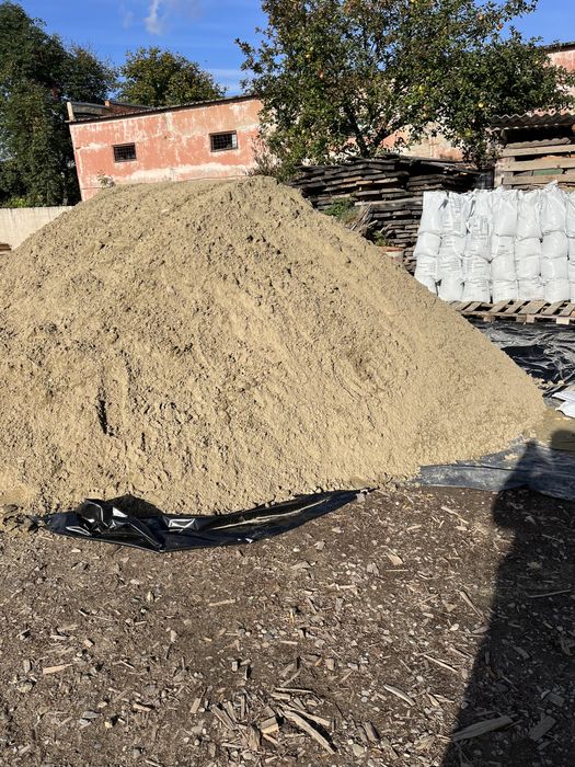 Пісок річковий ,жовтий.Відсів та гравій у мішках