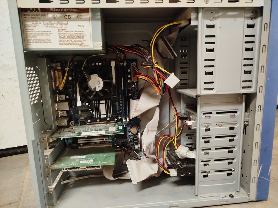 Komputer Retro PC AsRock P4i65G Prescott (Zasilacz startuje, brak obrazu)