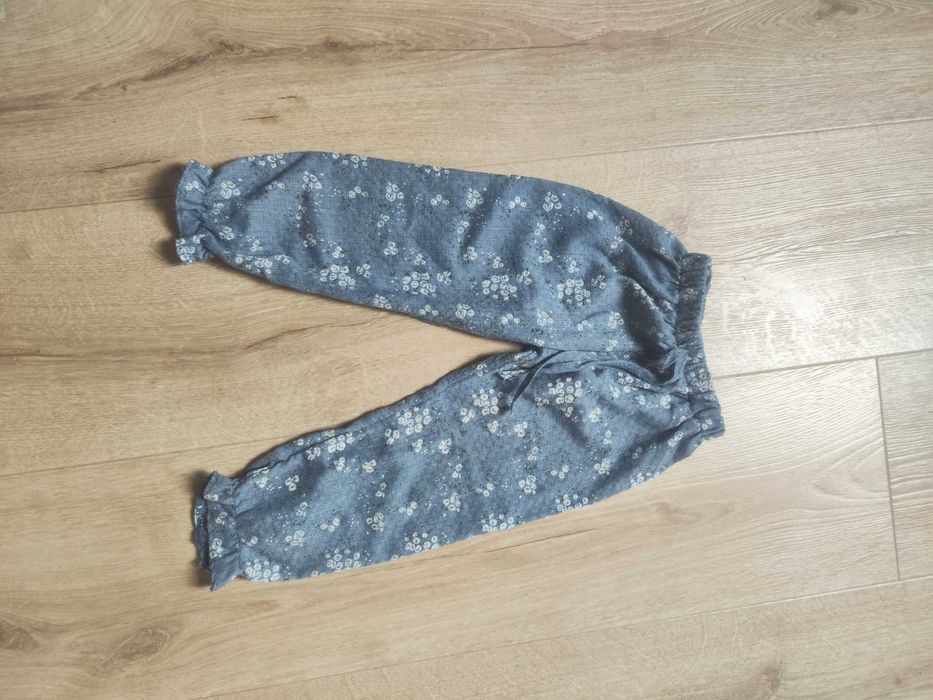 Lekkie błękitne niebieskie spodnie haremki dla dziewczynki pumpy baggy błękitne 110 na lato letnie