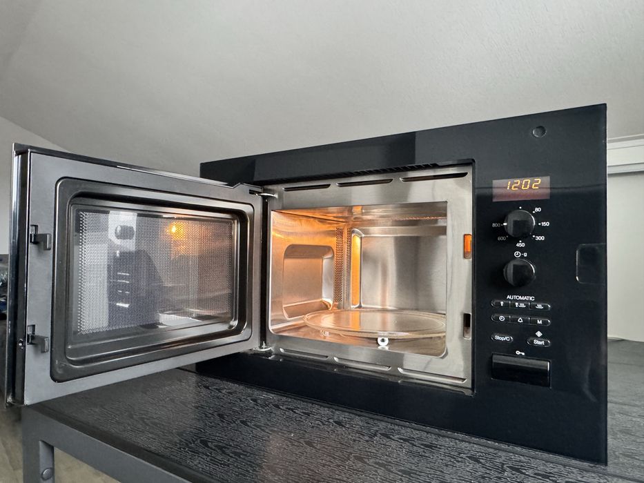 Miele 8160 вбудована мікрохвильова піч (мікрохвильовка)